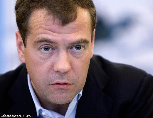 Медведев объявил о "холодной войне"