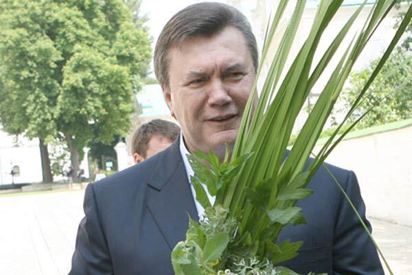 Янукович хочет мира ради войны с общим врагом