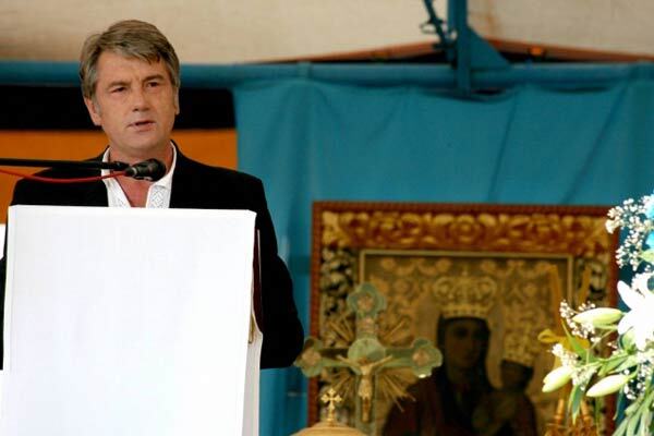 Ющенко требует от Луценко найти Лозинского