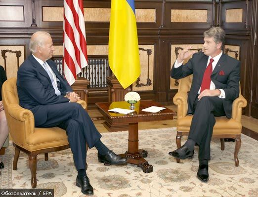 Байден готов впустить Украину в НАТО