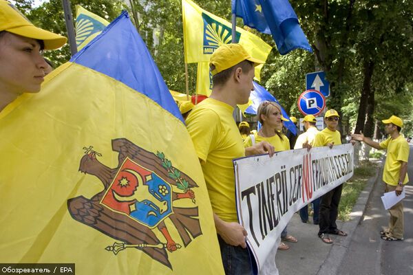 Молдаване не пускают украинцев на выборы