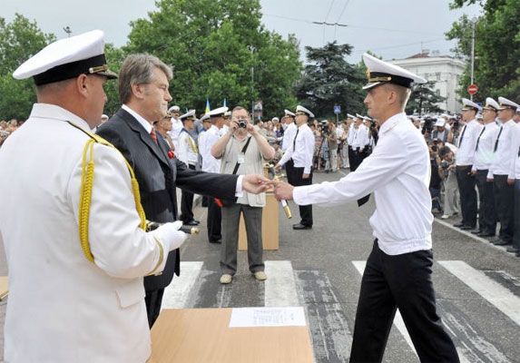 Президент привітав моряків з професійним святом