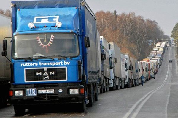 Грузооборот упал на треть