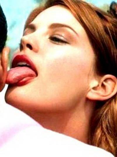 Мужик наслаждается великолепным ротиком подружки Мужик наслаждается великолепным ротиком подружки