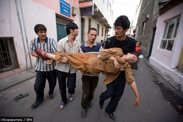 Массовые беспорядки в Китае: 156 погибших (ФОТО)
