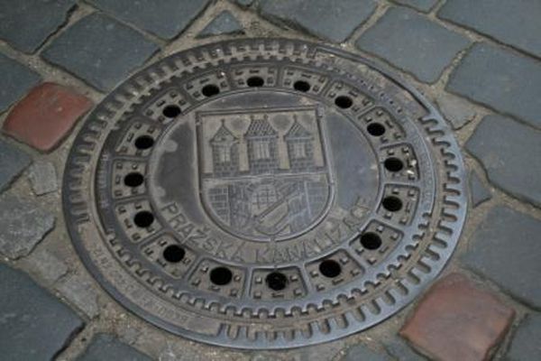 Сотни квартир Донецка отключили от канализации