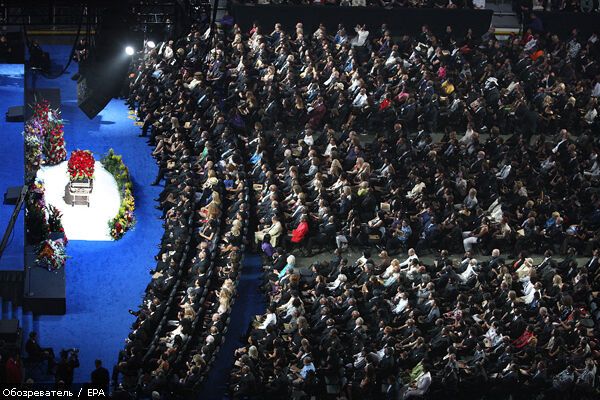 Сьогодні світ проводжає Майкла Джексона в останню путь