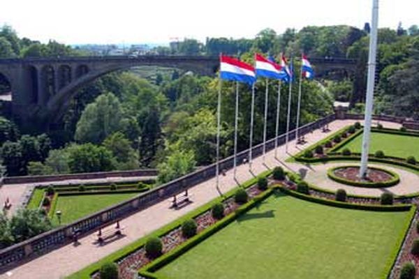 Люксембург викреслили зі списку податкових оазисів