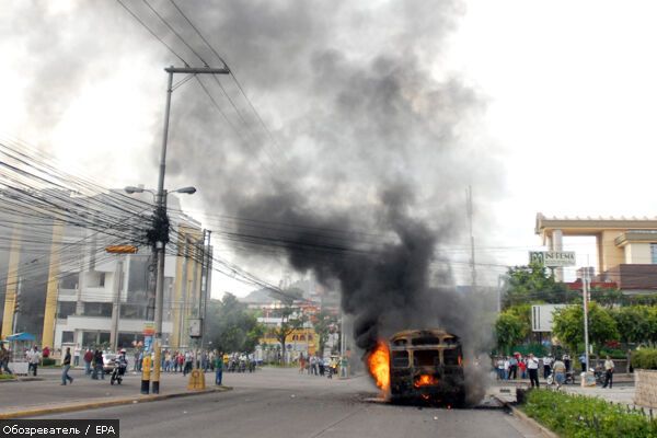 В Гондурасе вспыхнули массовые беспорядки