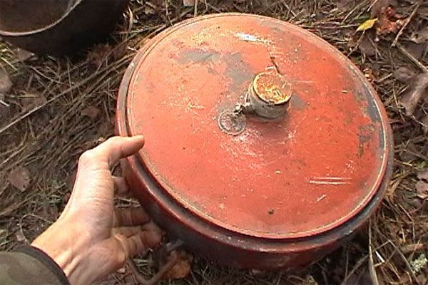 Пиротехники уничтожили найденную туристом мину весом 500 кг