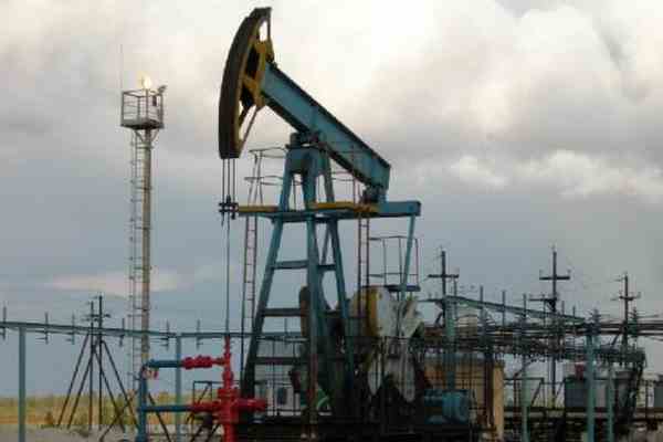 Нафтові запаси США скоротилися на 2,4%