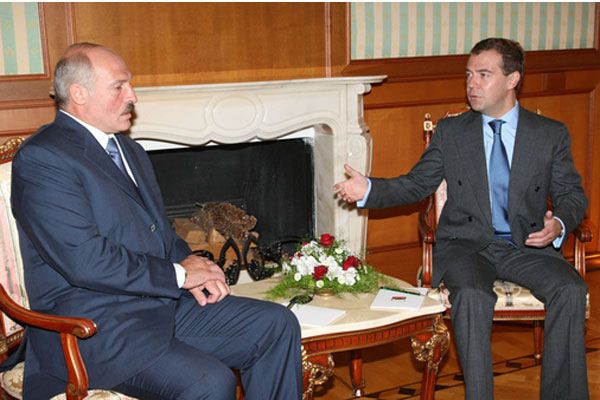 Лукашенко и Медведев припомнят друг другу "обиды"
