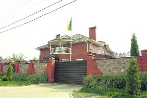 "Кризисные" резиденции VIPов. Кенгуру для Януковича