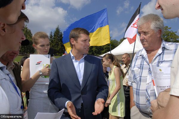 Вісунуто Перший громадський кандидата в Президенти