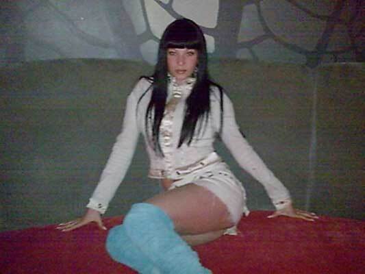 Ах, какие ножки у невесты Януковича!ФОТО