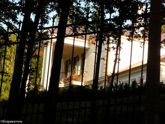 Янукович: "Межигорье" не резиденция, а обыкновенный дом