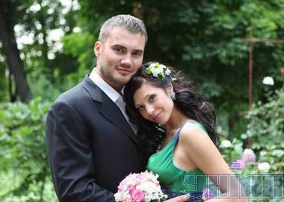 Янукович одружився! Ексклюзивні фото з весілля