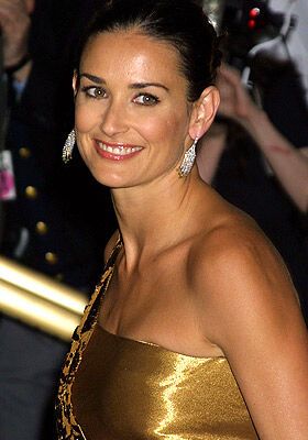 Деми Мур рассказала о своих пластических операциях