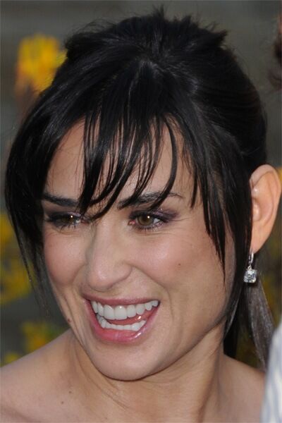 Деми Мур рассказала о своих пластических операциях