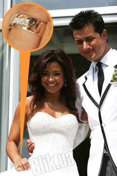 Ани Лорак не носит обручальное кольцо 