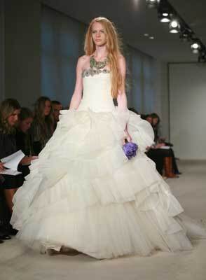 Наймодніші весільні сукні осені-2009. ФОТО