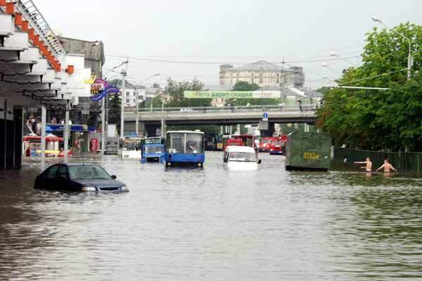 Найсильніша повінь затопило Стамбул, більше 10 загиблих