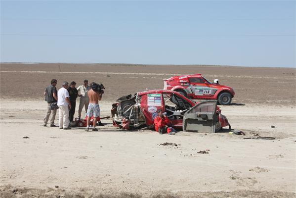 Жуткая авария на ралли "Дакар" (фото)