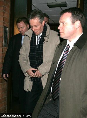 Міністр іде з посади через зраду жени.ФОТО