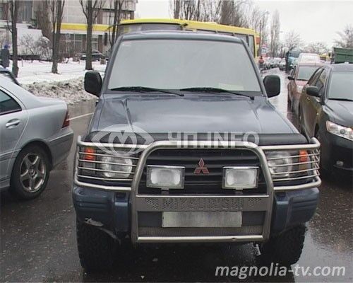 Три автомобиля столкнулись на скользкой дороге (ФОТО)