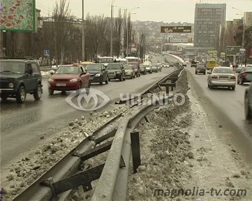 ДТП: иномарка вылетела на разделительное ограждение (ФОТО)