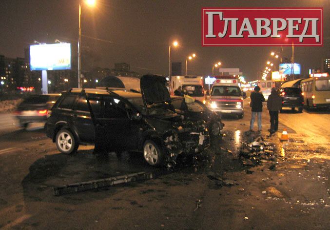 На проспекте Воссоединения произошло жуткое ДТП (ФОТО)