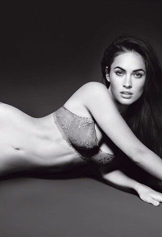 Меган Фокс в рекламе белья от Armani 