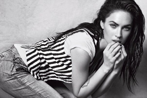 Меган Фокс в рекламе белья от Armani 