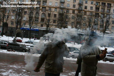 Киевраду забросали дымовыми шашками (ФОТО)
