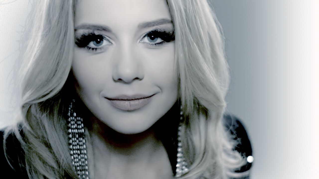 Тина Кароль отметит 25-летие по-взрослому