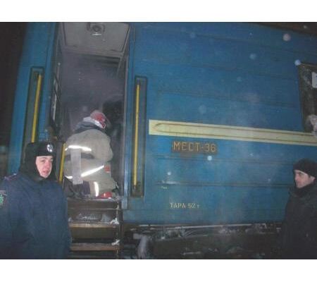 Поїзд Чернівці-Київ: вибух розніс піввагона (ФОТО)