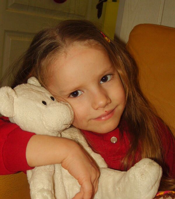 Не оставайтесь равнодушными! Помогите девочке услышать мир