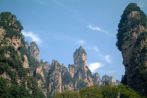 В Китае появилась гора имени "Аватара". Восхитительные ФОТО