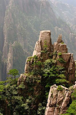 В Китае появилась гора имени "Аватара". Восхитительные ФОТО