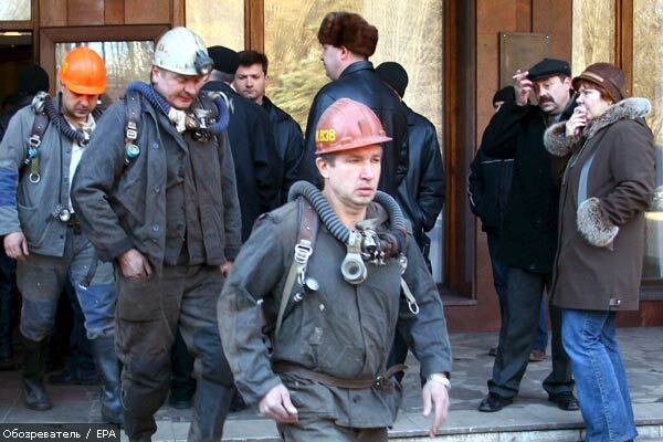 Помощь семьям погибших шахтеров увеличили до 200 тыс. грн