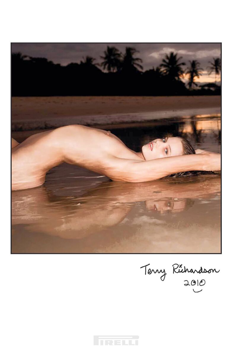 Супермодели снялись в эротическом календаре Pirelli