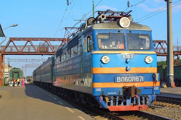 Уже на десять украинских поездов можно купить билет с обедом