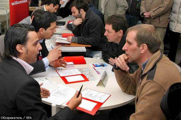 Ежедневно 2 тысячи украинцев находят работу