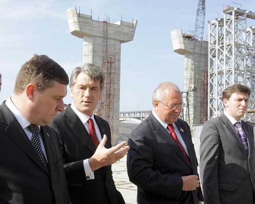 Президент Украины наведет мосты