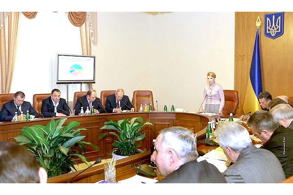 Тимошенко через ГПУ и налоговую отберет облгазы у Фирташа