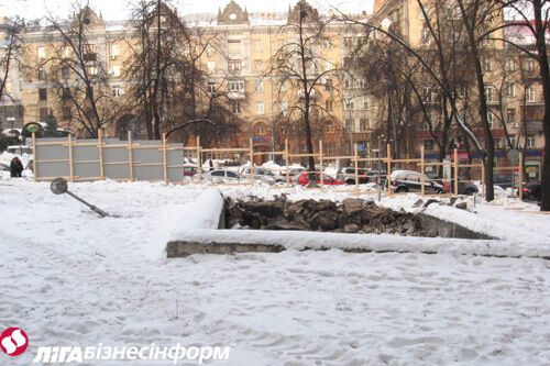 Сквер на Прорезной пострадал от рук вандалов