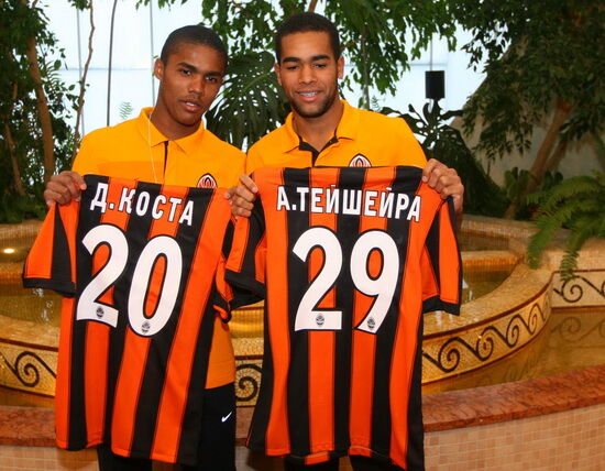 "Шахтер" официально представил своих новичков