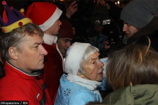 Московская милиция задержала 82-летнюю правозащитницу (ФОТО)