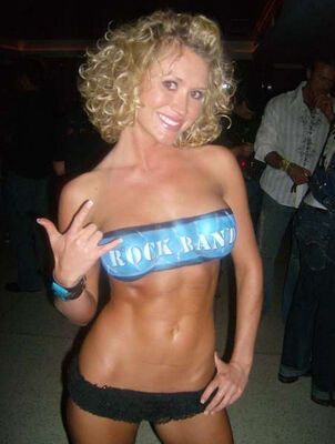 Откровенная фитнес-инструктор (фото) 