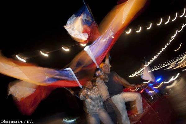 Чилийских шахтеров поднимают на поверхность. ВИДЕО, ФОТО